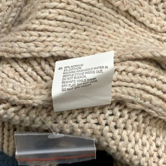 Harper Heritage cream colored sweater. NWOT. Size L - Picture 6 of 6
